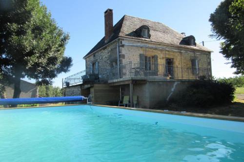 Queyssac-les-Vignes Apartment | Gîte de France Belleviste 3 épis - Gîte de France 10 personnes MAE-1521