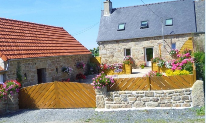 Plouaret House | Gîte de Kergistalen - Plouaret