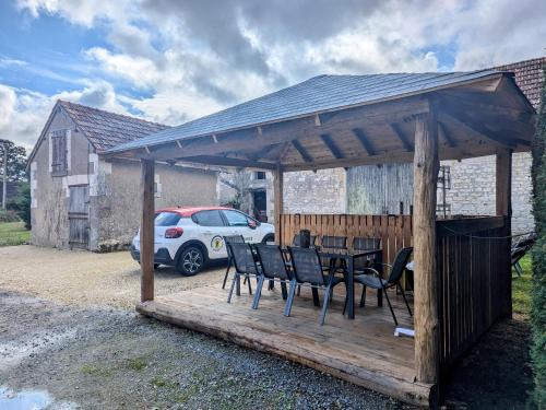 Vicq-sur-Nahon House | Gîte en Berry: terrasse couverte, ping-pong, près Zoo de Beauval et Château de Valençay - FR-1-591-618