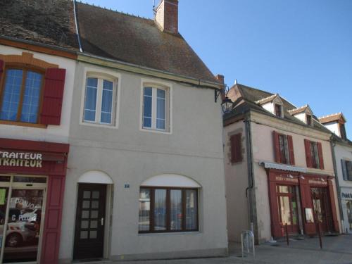 Huriel House | Gîte Indépendant avec Cour Close, WiFi et Chauffage Compris – Proche Montluçon et Néris-les-Bains - FR-1-489-27