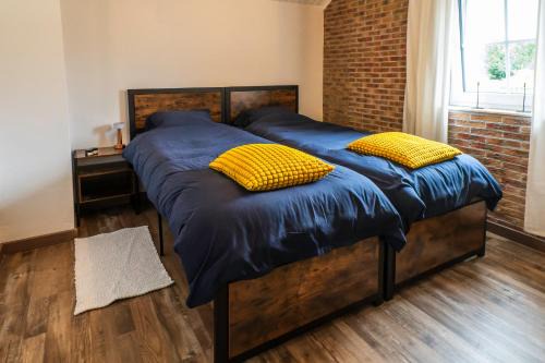 Sainte-Cecile House | Gîte La Maison Jaune