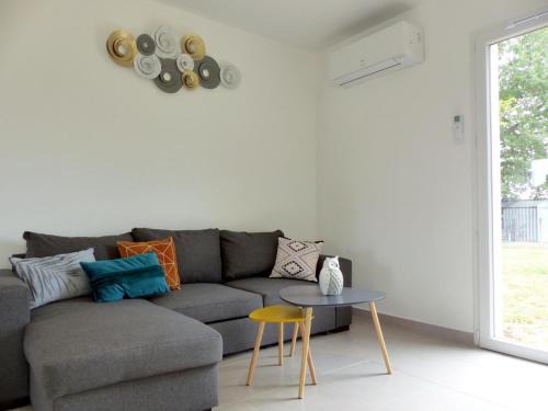 Saint-Remy-en-Rollat House | Gîte moderne à la campagne avec climatisation - FR-1-489-492