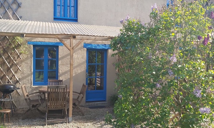 Calorguen Cottage | Gîte-Pointe du Grouin-Ensuite with Bath-Park view