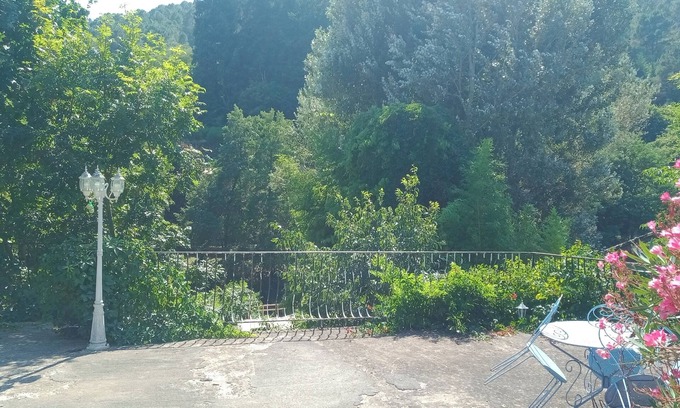 Lasalle Apartment | Gîte Rural Avec Terrasse et Piscine Près de la Rivière