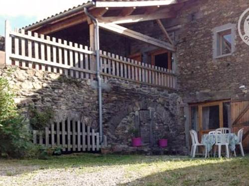 La Terrasse-sur-Dorlay House | Gîtes au cœur du Parc du Pilat, parfait pour les familles et amateurs d'activités en plein air - FR-1-496-72