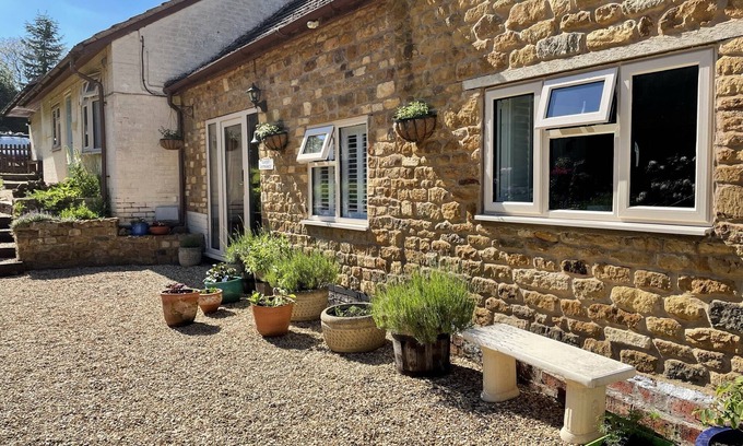 Oakham Cottage | Gable Cottage