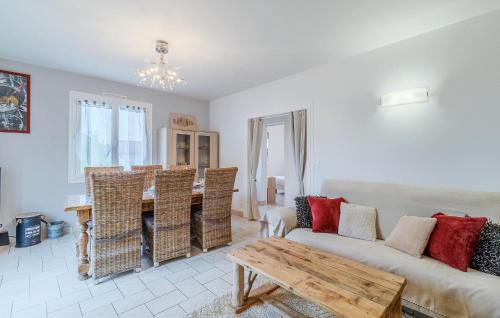 Royan House | Galets Blancs