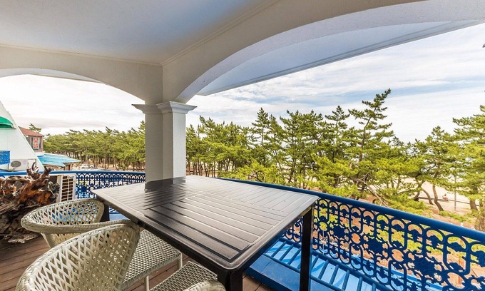 Gangneung Hotel | Gangneung Gyeongpodae Santorini