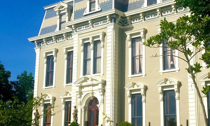 Dayton House | Garden Bedroom at Historic Bossler Mansion. Walking distance to Downtown Dayton.