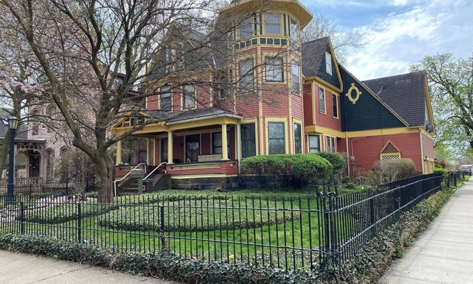 Cleveland Apartment | Garden-level 2BR Pet-friendly Near Downtown