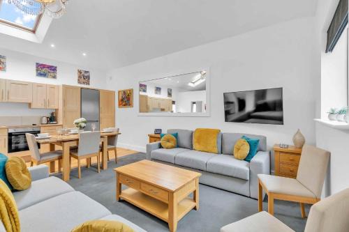 Rottingdean House | Garden Lodge With Parking By My Getaways