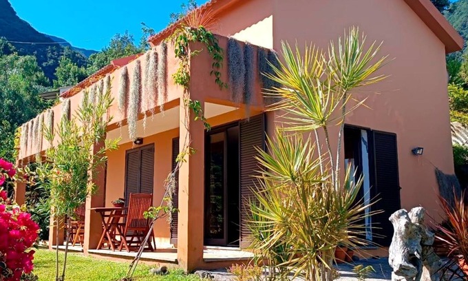 Sao Vicente House | Garden of Eden by LovelyStay