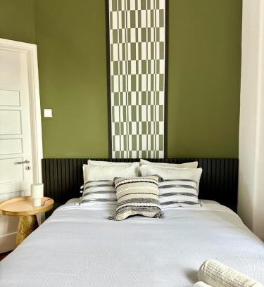 Alto do Pina House | Garden room l Fonte Luminosa l Soar Home