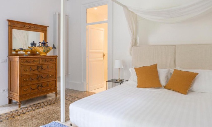 Palermo Bed & Breakfast | Garden Suite in private villa on Via Libertà