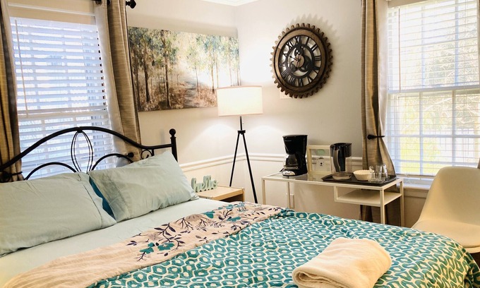 Framingham House | Garden View Private Bedroom w/ 4K 55”TV, Fireplace & Desk