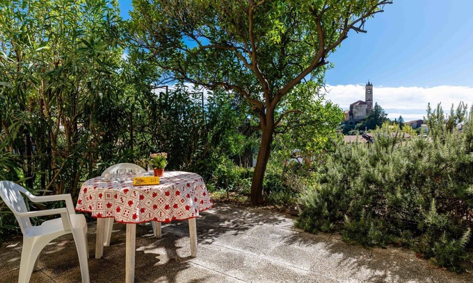 Castellaro Apartment | Gartenwohnung by Interhome