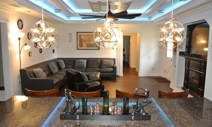 Little Woods House | Gated! Luxurious + Upscale! 5Bedrooms + 5Kings! Just Remodeled! New Furnishings!