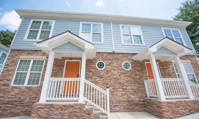 Southwestern House | Gated Modern Home 15min away Atlanta with 7 beds B