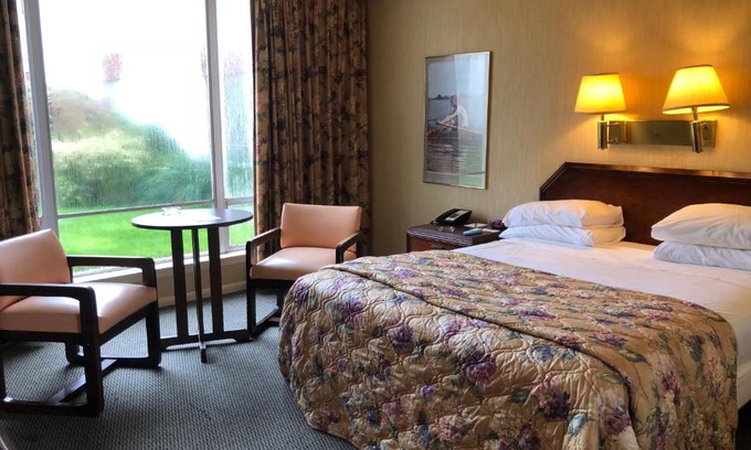 Merrick Hotel | Gateway Inn
