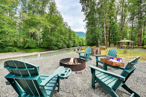 Packwood House | Gateway to Mt Rainier Riverfront Haven with Hot Tub