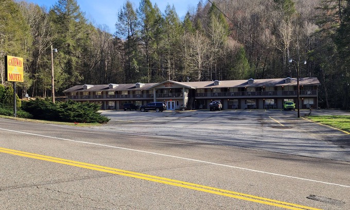 Haysi Hotel | Gateway to the Breaks Motel