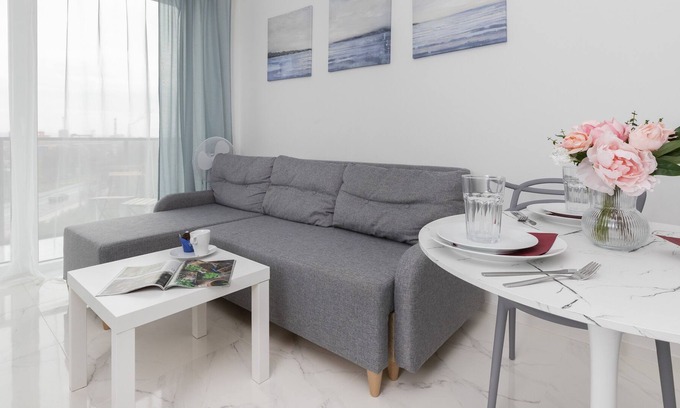 Srodmiescie Apartment | Gdynia Apartment Nasypowa by Renters