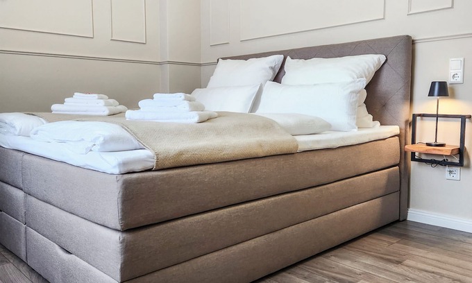 Luenen Apartment | Geli Homes L1 - 2x Kingsize Bett, 1 bis 4 Pers, Parkplatz, TV, Wifi, Kaffee, Tee
