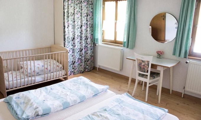 Leutershausen Apartment | Gemütliche 85qm Ferienwohnung mit kostenfreiem WLAN und Parken