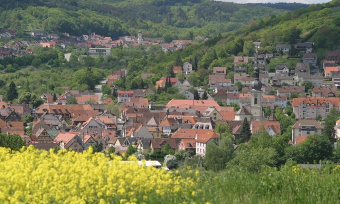 Lauda Apartment | Gemütliche Altstadtferienwohnung für 2 Personen mit Einem Schlafzimmer und Seperaten Küche
