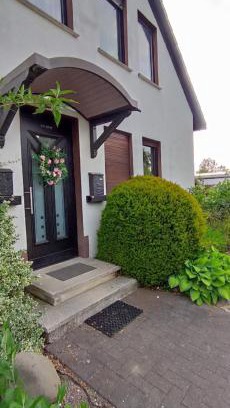 Halver Apartment | Gemütliche Ferienwohnung mit großer Dachterasse in gehobener Wohngegend