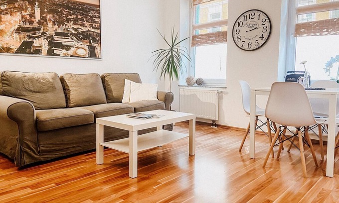 Lindenau Apartment | Gemütliche FeWo mit Balkon & WIFI