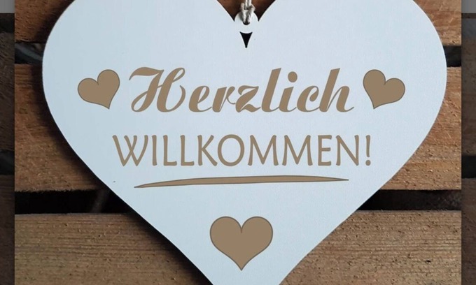 Villach Apartment | Gemütliche, Voll Ausgestattete Ferienwohnung mit Balkon und Blick auf die Berge