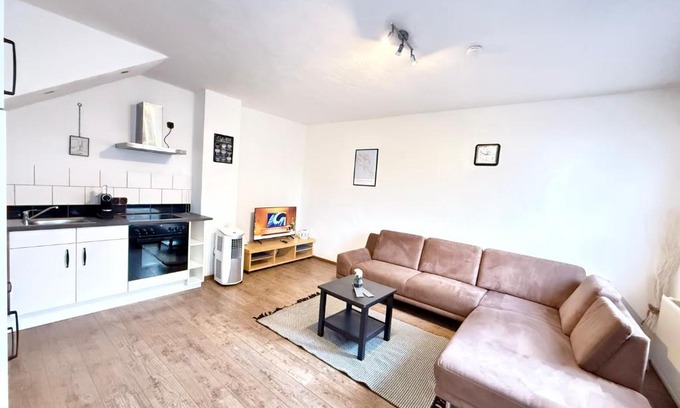 Neheim Apartment | Gemütliches Haus Rita, am Ruhrtalradweg, Arnsberg - Neheim