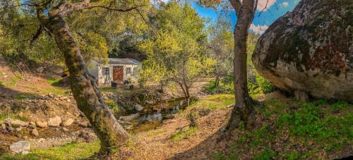 Dunlap Hotel | Genas's Sierra Inn & Restaurant