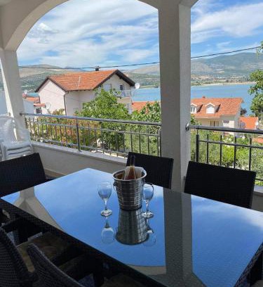 Municipality of Trogir Apartment | Genesis