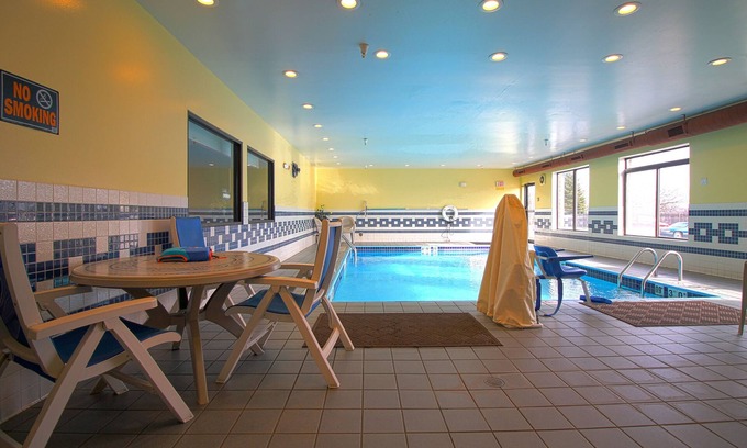 St. Charles Hotel | Geneva Motel Inn