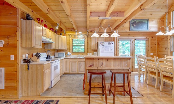 Gatlinburg Cabin | Gentle Bens Den by Jackson Mountain Homes