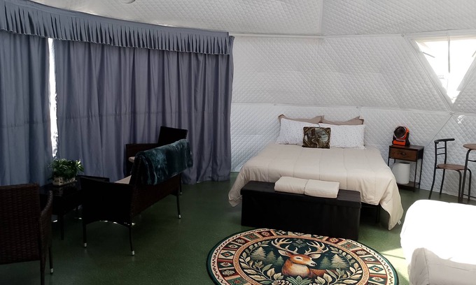 Plains House | Geodesic Glamping Dome with Incredible views in Plains & just 10 miles to Quinns