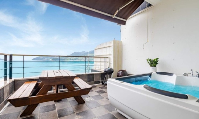 Geoje House | Geoje Island The Climb Spa Pension