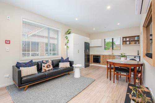 Dunedin City Centre Apartment | George Little Stylish, Peaceful & Convenient