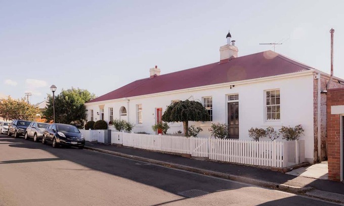 Battery Point House | Georgian built Battery Point cottage