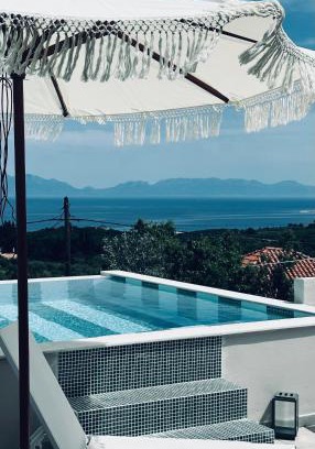 Kompi Apartment | Georgianna's suite with private pool , 'greysuite'