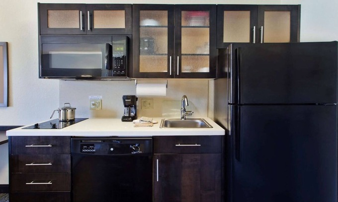 Horsham House | Get Some Refreshing Rest! Free Parking, Pet-friendly Property, Near Lukens Park