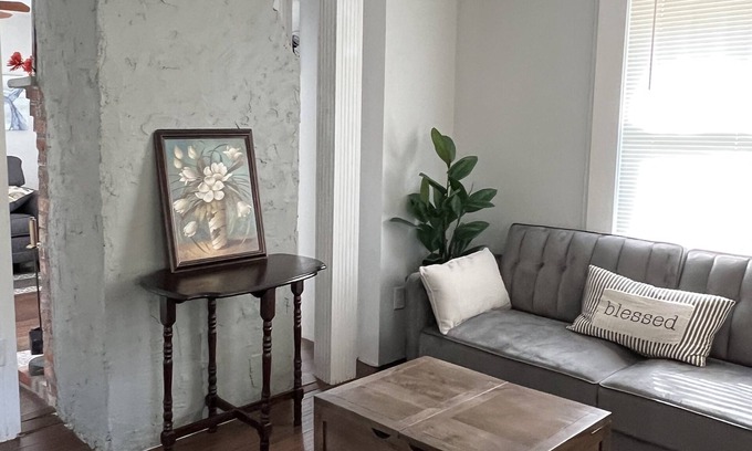 New Bern Cottage | Getaway Country Cottage - Entire house - Unique Find/Outdoor Decking