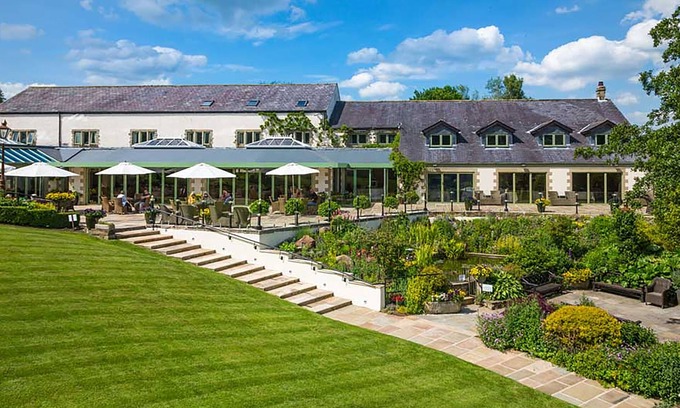 Higher Walton Hotel | Gibbon Bridge