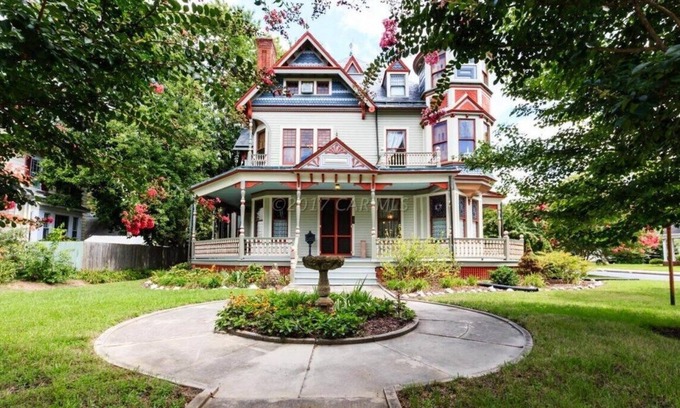 Salisbury Bed & Breakfast | Gillis Grier Bed & Breakfast