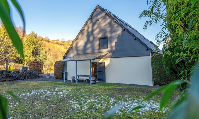 Besse-en-Chandesse Cottage | GÎTE 3 STARS, BESSE & ST-ANASTAISE, Theme: SKIING, HIKING, VISITS, FISHING