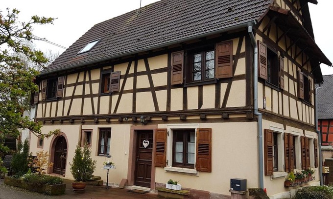 Langensoultzbach House | GITE AU PETIT RUISSEAU-Etage et combles-maison alsacienne 4 personnes 4 nuitées minimum