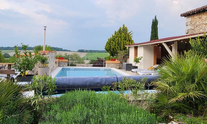 Brossac Cottage | Gite Brossac, 1 bedroom, 2 persons