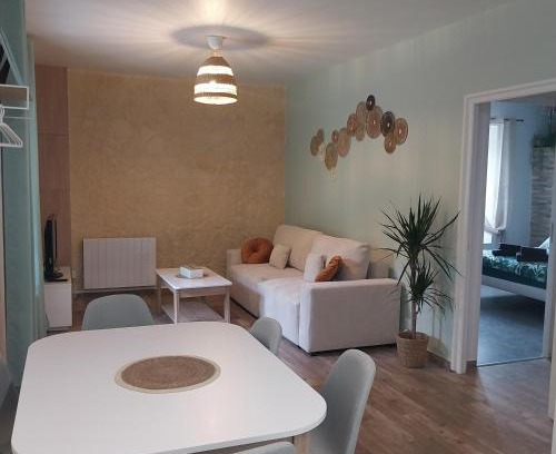 Poigny Apartment | Gite dans une ancienne corps de ferme C
